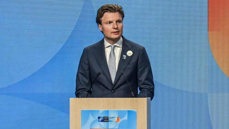 Нидерландия отделя 250 милиона евро за закупуване на оръжие за Украйна